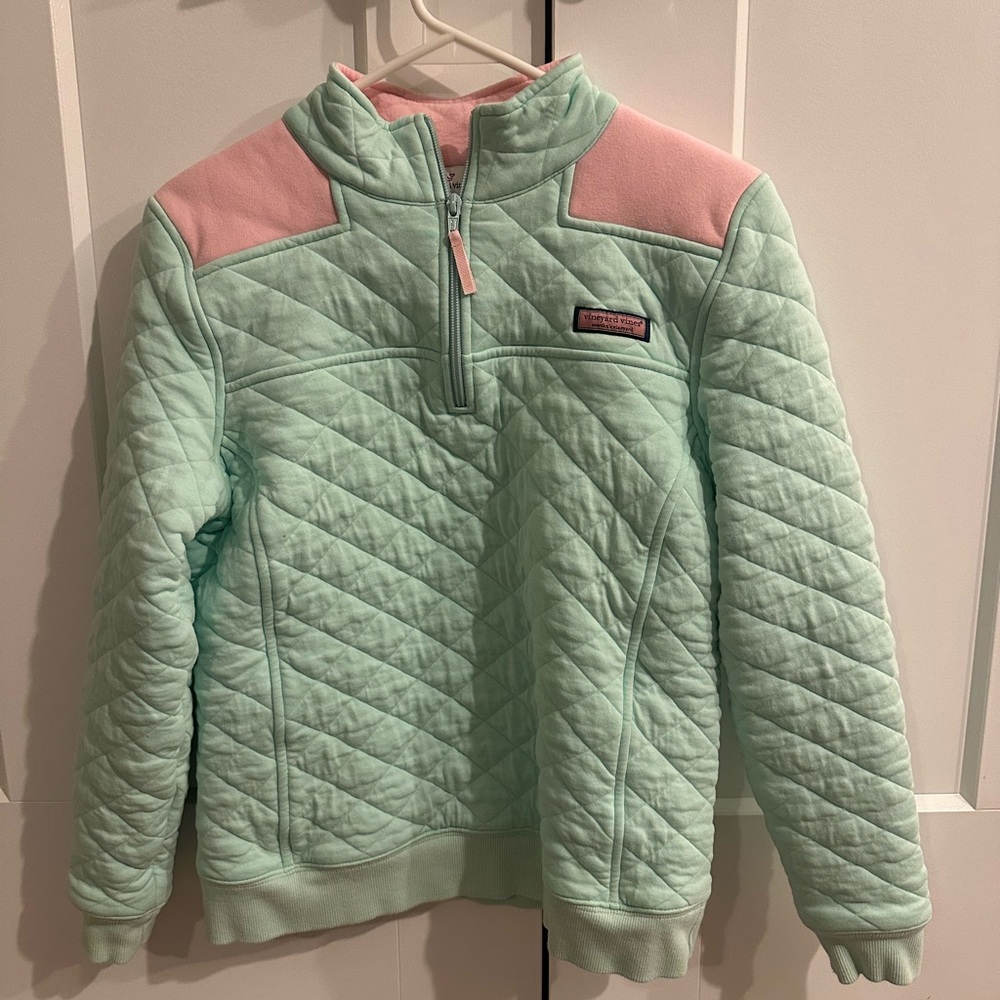 Vineyard Vines Quilted quarter zip. Size S.